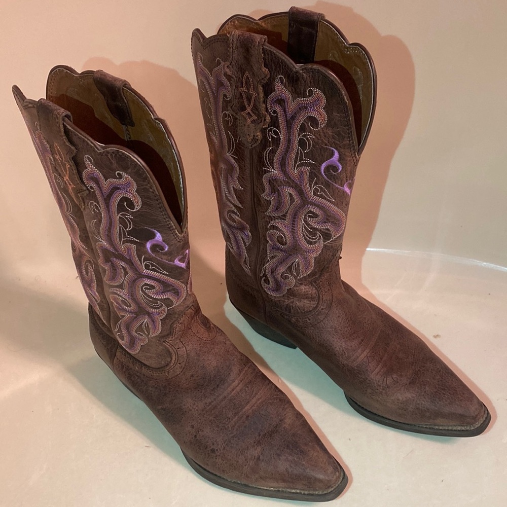 JUSTIN BOOTS- Sz 8.5B. Classic roper! Brown with pink purple & cream accent!